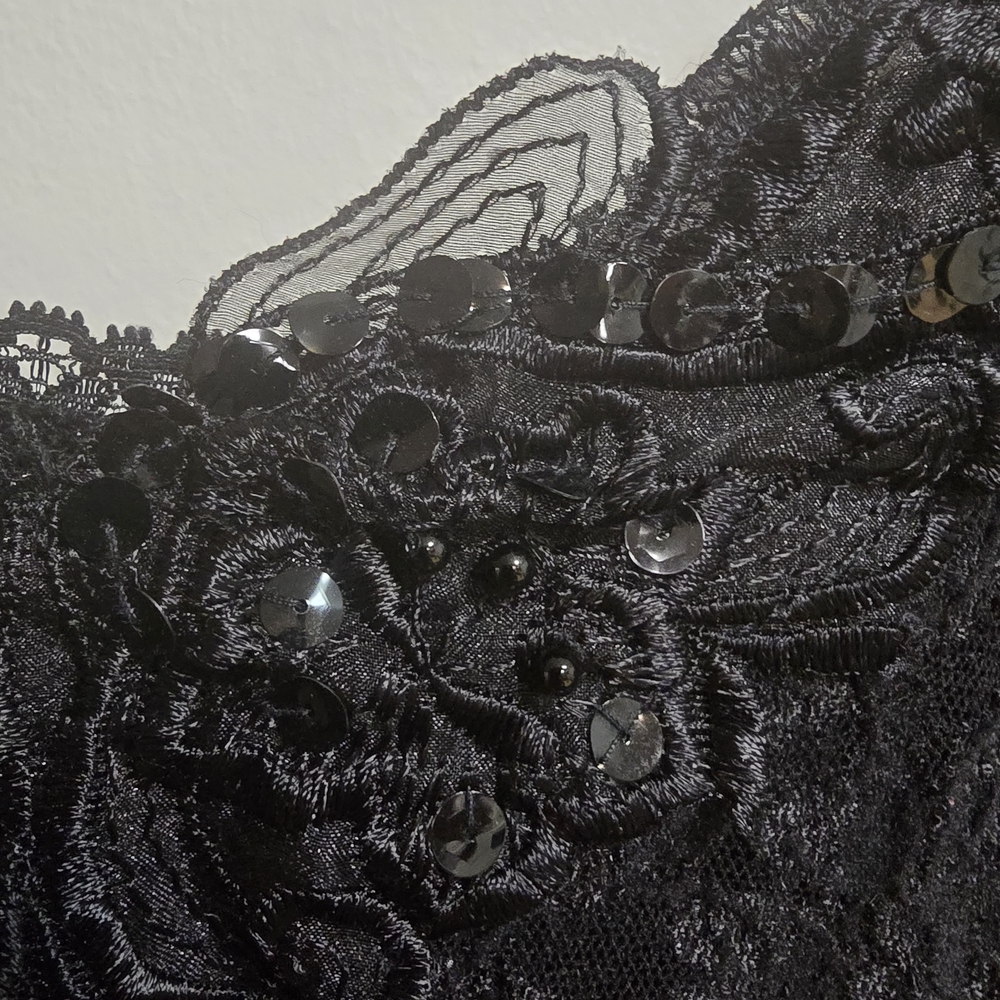 Vintage Elegant Black Lace Nightgown - Picture 6 of 11